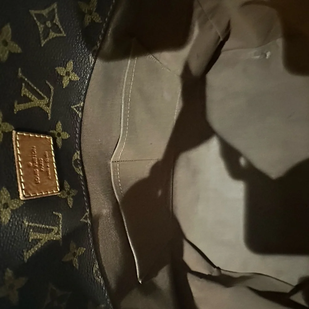 Louis Vuitton Sully MM - Picture 14 of 16